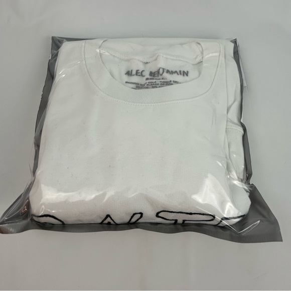 ALEC BENJAMIN 12 Notes Tour Crewneck size small - Picture 9 of 9